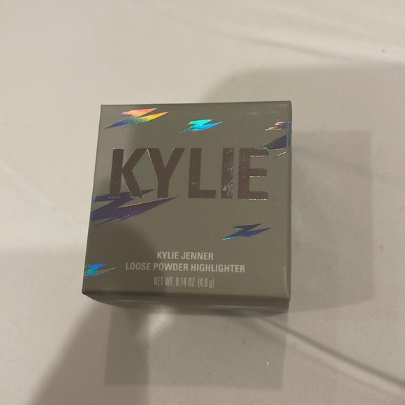 Kylie Cosmetics Other - Kylie Jenner loose powered highlighter new in box